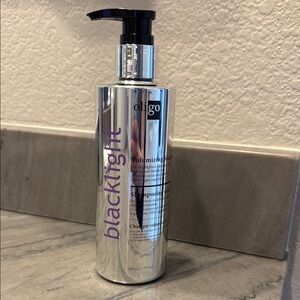 Oligo Blacklight Volumizing Shampoo